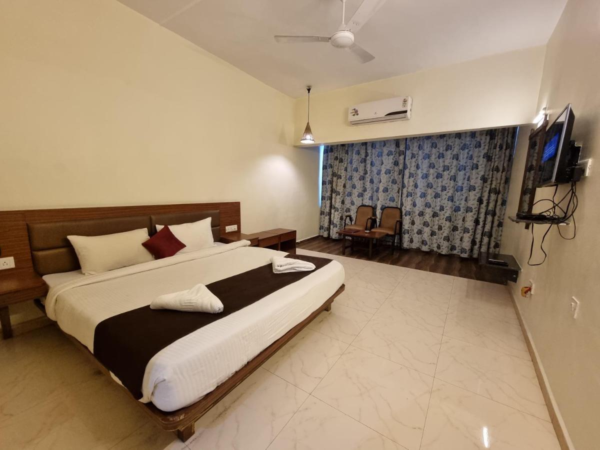Hotel Lions Den Lonavla Exterior foto